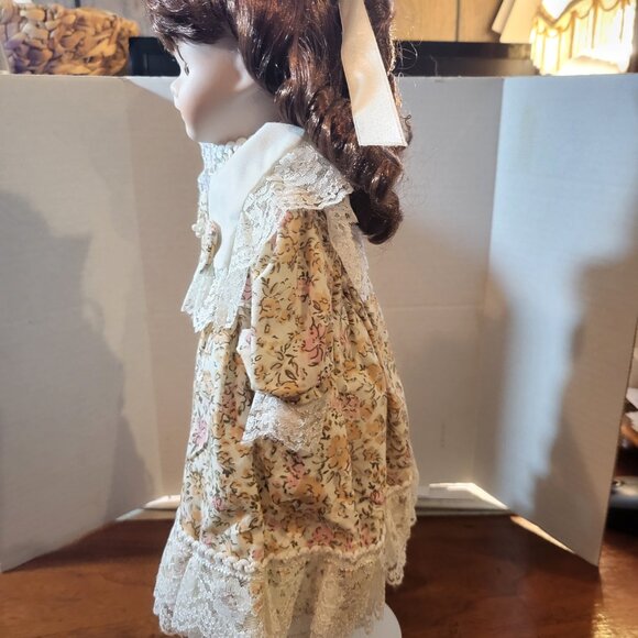 MANN DOLL COLLECTORS GUILD-DORIS, LIMITED EDITION - Picture 2 of 4